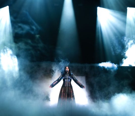 A Pamplona debutto sold out per Io Canto / Yo Canto World tour di Laura Pausini