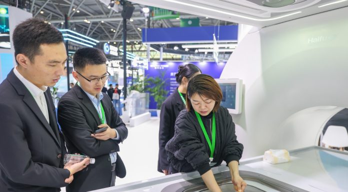 A Chongqing oltre 800 aziende alla China Medical Equipment Conference & Medical Equipment Exhibition (1)