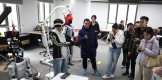 Cina: Pechino, robot vengono addestrati per vari scenari applicativi (1)