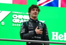 Antonelli vince in Cina e riporta l’Italia al successo dopo 20 anni “Piango e sono felice”. Ferrari terza con Hamilton