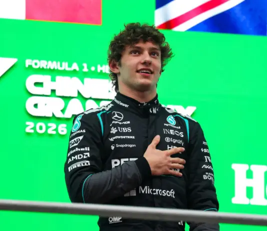 Antonelli vince in Cina e riporta l’Italia al successo dopo 20 anni “Piango e sono felice”. Ferrari terza con Hamilton