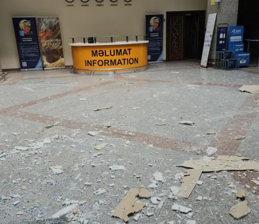 Nuovi raid israeliani a Teheran. Droni iraniani colpiscono un aeroporto in Azerbaigian. Trump “Devo essere coinvolto nella scelta del prossimo leader”