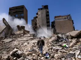 Iran, prove di negoziato a Islamabad: stretto di Hormuz e uranio i punti chiave