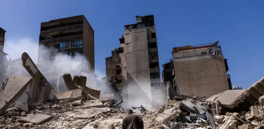 Il ministro dell’intelligence iraniano ucciso da un raid dell’Idf. Israele attacca gli impianti petrolchimici di South Pars, i Pasdaran minacciano ritorsioni