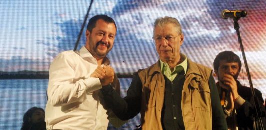 Salvini “Bossi lascia un eredità morale e di battaglia. La Lega di oggi esiste grazie a lui”