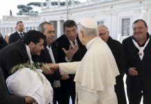 Fiasconaro dona la Colomba della Pace a Papa Leone XIV