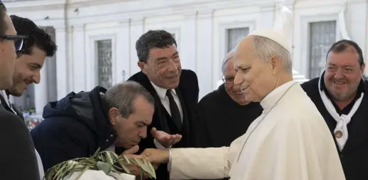Fiasconaro dona la colomba della pace al Santo Padre