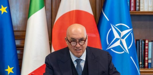 Crosetto sente l’omologo giapponese, focus su Medio Oriente e programma GCAP