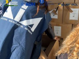 Operazione “Borotalco” a Genova, arresti per contrabbando di tabacchi lavorati esteri