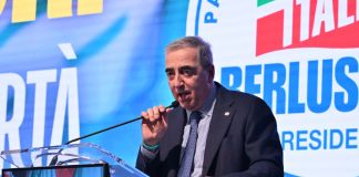 استقالة ماوريتسيو جاسباري من رئاسة كتلة فورزا إيطاليا في مجلس الشيوخ