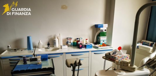 Scoperto uno studio odontoiatrico abusivo ad Avellino, due denunce