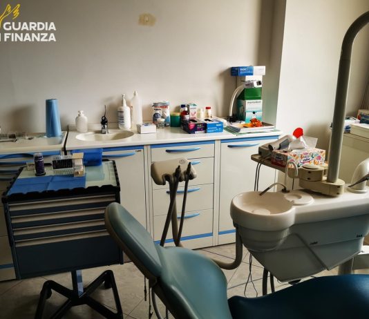 Scoperto uno studio odontoiatrico abusivo ad Avellino, due denunce