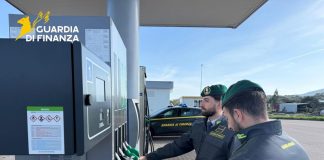 Controlli sui distributori di carburante in Sardegna, elevate sanzioni per 4 mila euro
