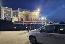 Peschereccio straniero al lavoro in acque italiane nel sud Sardegna, denunce e sequestri