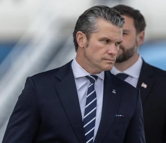 وزير الحرب الأمريكي: المحادثات لإنهاء النزاع في إيران تتسارع