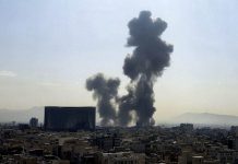 Nuovi raid israeliani su Teheran, Trump “Se reagiscono li colpiremo come mai”