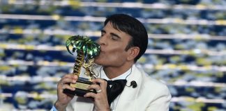 Sanremo, il trionfo di Sal Da Vinci: “La mia è la vittoria di un popolo” / Video