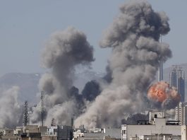 Nuove ondate di attacchi degli Usa contro l’Iran, Teheran: “Negoziati bloccati dalle violazioni del cessate il fuoco”