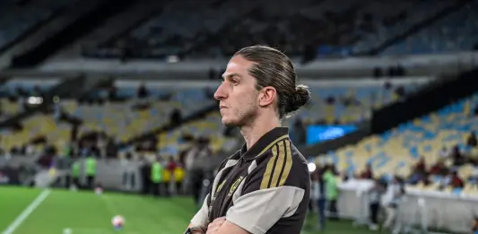 Flamengo fires Filipe Luis after 8-0 win