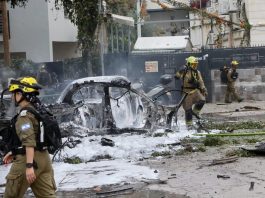 صواريخ إيرانية على تل أبيب تسفر عن قتيلين.. وغارات إسرائيلية في لبنان توقع ضحايا