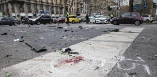 Schianto auto-moto a Milano, morti due ventenni