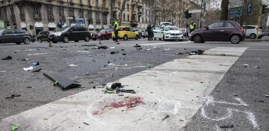 Schianto auto-moto a Milano, morti due ventenni