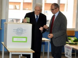 Referendum, Mattarella ha votato a Palermo