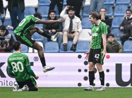 Impresa Sassuolo, in inferiorità numerica per 80 minuti batte l’Atalanta 2-1