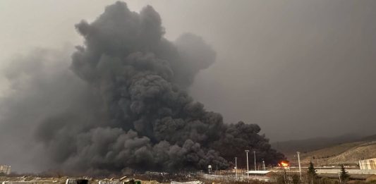 Piano di sei paesi tra cui l’Italia per la riapertura dello stretto di Hormuz. Netanyahu: “L’Iran non è più in grado di arricchire l’uranio”