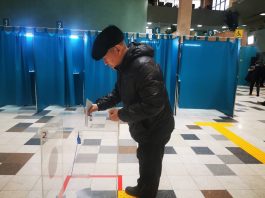 Kazakistan, Tokayev vince la scommessa con un referendum da affluenza record / Foto