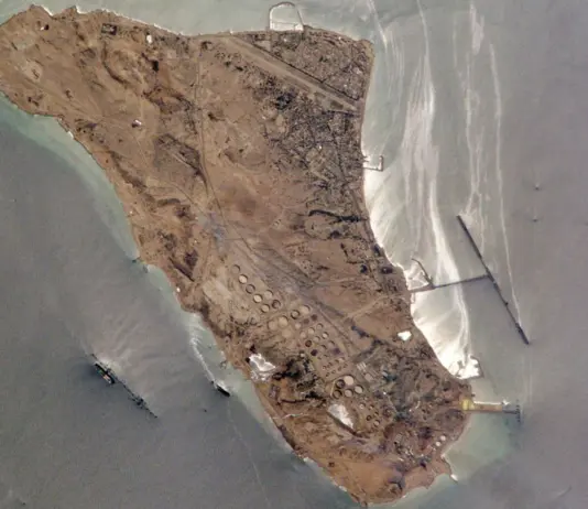 Trump “Potenti bombardamenti sull’isola di Kharg. L’Iran liberi Hormuz o distruggerò le infrastrutture petrolifere”. Colpita l’ambasciata Usa a Baghdad