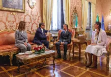 Famiglia nel bosco, La Russa riceve i genitori al Senato “Stemperare il clima”. La madre “Mai fatto del male ai nostri bambini”