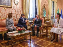 Famiglia nel bosco, La Russa riceve i genitori al Senato “Stemperare il clima”. La madre “Mai fatto del male ai nostri bambini”