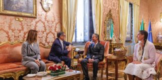 Famiglia nel bosco, La Russa riceve i genitori al Senato “Stemperare il clima”. La madre “Mai fatto del male ai nostri bambini”