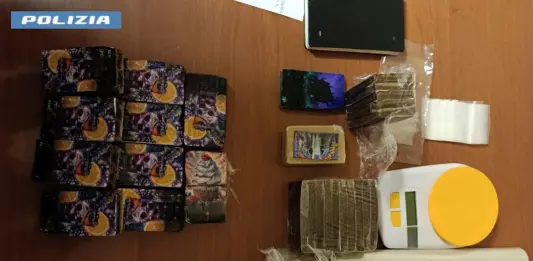 Sequestrati 2 kg di droga in una base di stoccaggio a Roma, 3 arresti