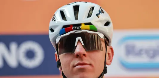 La prima volta di Pogacar alla Milano-Sanremo: cade, recupera e vince in volata. Sua l’edizione n°117 della Classicissima