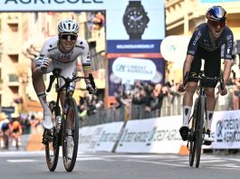 La prima volta di Pogacar alla Milano-Sanremo: cade, recupera e vince in volata. Sua l’edizione n°117 della Classicissima