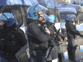 Manifestazione di anarchici a Roma, fermo preventivo per 91 persone