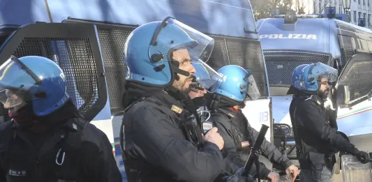 Manifestazione di anarchici a Roma, fermo preventivo per 91 persone