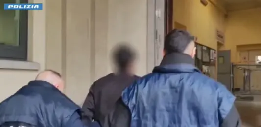 Smantellata una banda dedita a rapine violente in centro a Torino, 4 arresti / Video