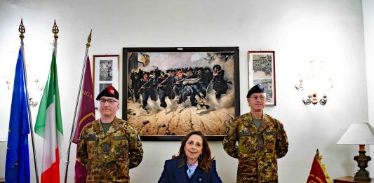 Rauti in visita alla Brigata Bersaglieri “Garibaldi” dell’Esercito: “In patria e all’estero siete prontezza operativa”