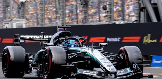 A Melbourne vola la Mercedes nella prima qualifica dell’anno, la pole è di Russell. Leclerc 4° e Hamilton 7°