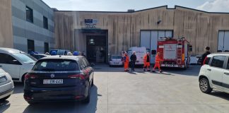 Operaio morto sul lavoro a Genova, schiacciato da una pressa in azienda