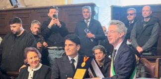 Napoli omaggia Sal Da Vinci, targa e medaglia per il vincitore di Sanremo