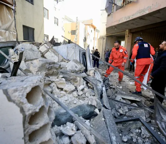Bombardamenti sull’isola di Kharg, Trump “L’Iran liberi Hormuz o distruggerò le basi petrolifere”. Colpita l’ambasciata Usa a Baghdad. Raid israeliani in Libano