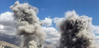 Iran, proseguono gli attacchi delle forze Usa. Araghchi “Minaccia di Trump sui beni di Teheran rappresenta un precedente incendiario” / Video