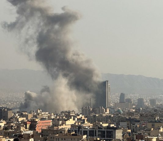 Iran, la nuova guida suprema è Mojtaba Khamenei. L’appello del Papa “Tacciano le armi”. Meloni “Sono saltate le regole internazionali”