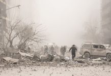 Nuovi raid di Israele a Teheran, colpito edificio del summit riunito per la nuova Guida Suprema. Trump “Distrutte le capacità militari iraniane”