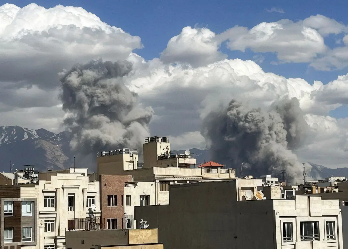 Raid aerei di Israele e Usa su basi Guardie rivoluzionarie in Iran. Teheran annuncia Zolghadr successore di Larijani