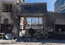 Israele lancia la decima ondata di attacchi su Teheran. Rinviati i funerali di Khamenei. La Turchia: “Abbattuto missile diretto verso di noi”